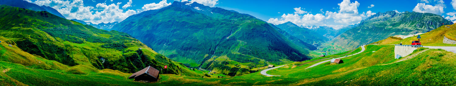 Blick vom Aussichtspunkt auf dem Gotthardpass