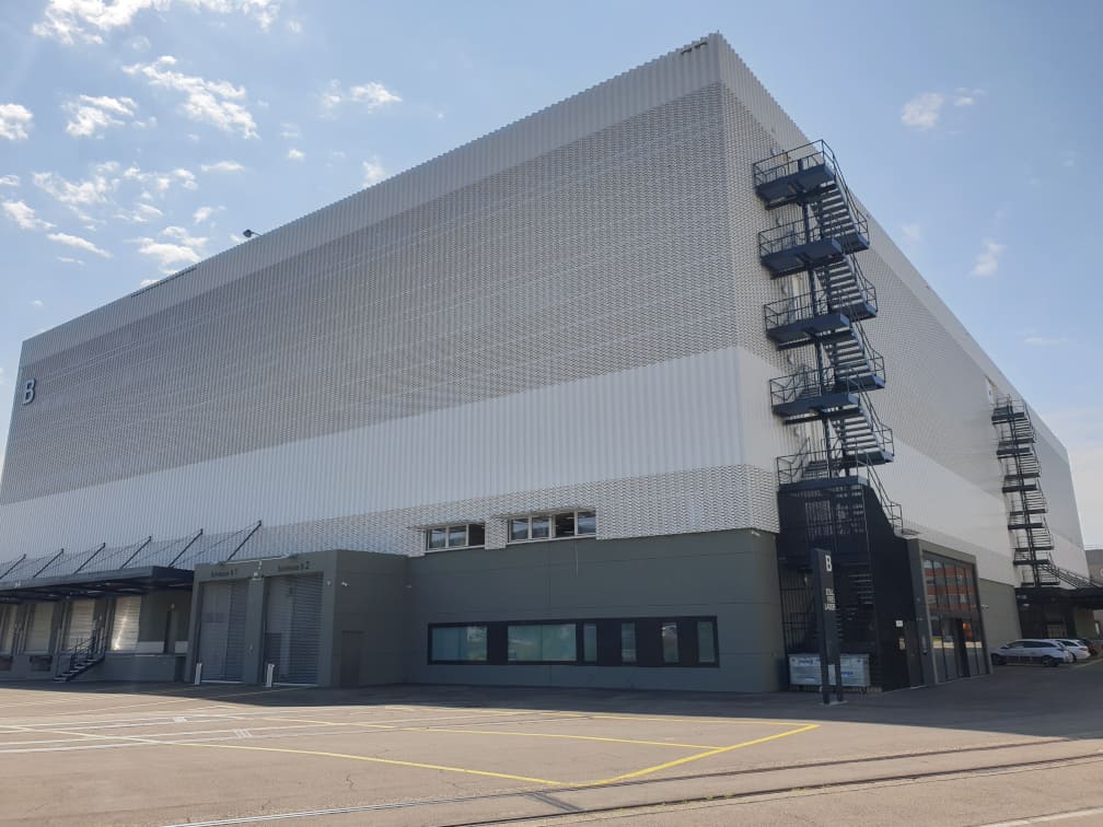 Bâtiment Z de l'entrepôt sous douane d'Embraport à Embrach, l'un des nombreux entrepôts sous douane en Suisse.